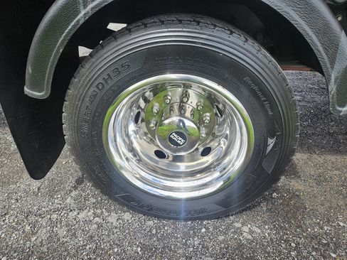 Used 2019 Ford F550 4x4 Regular Cab Super Duty image 13