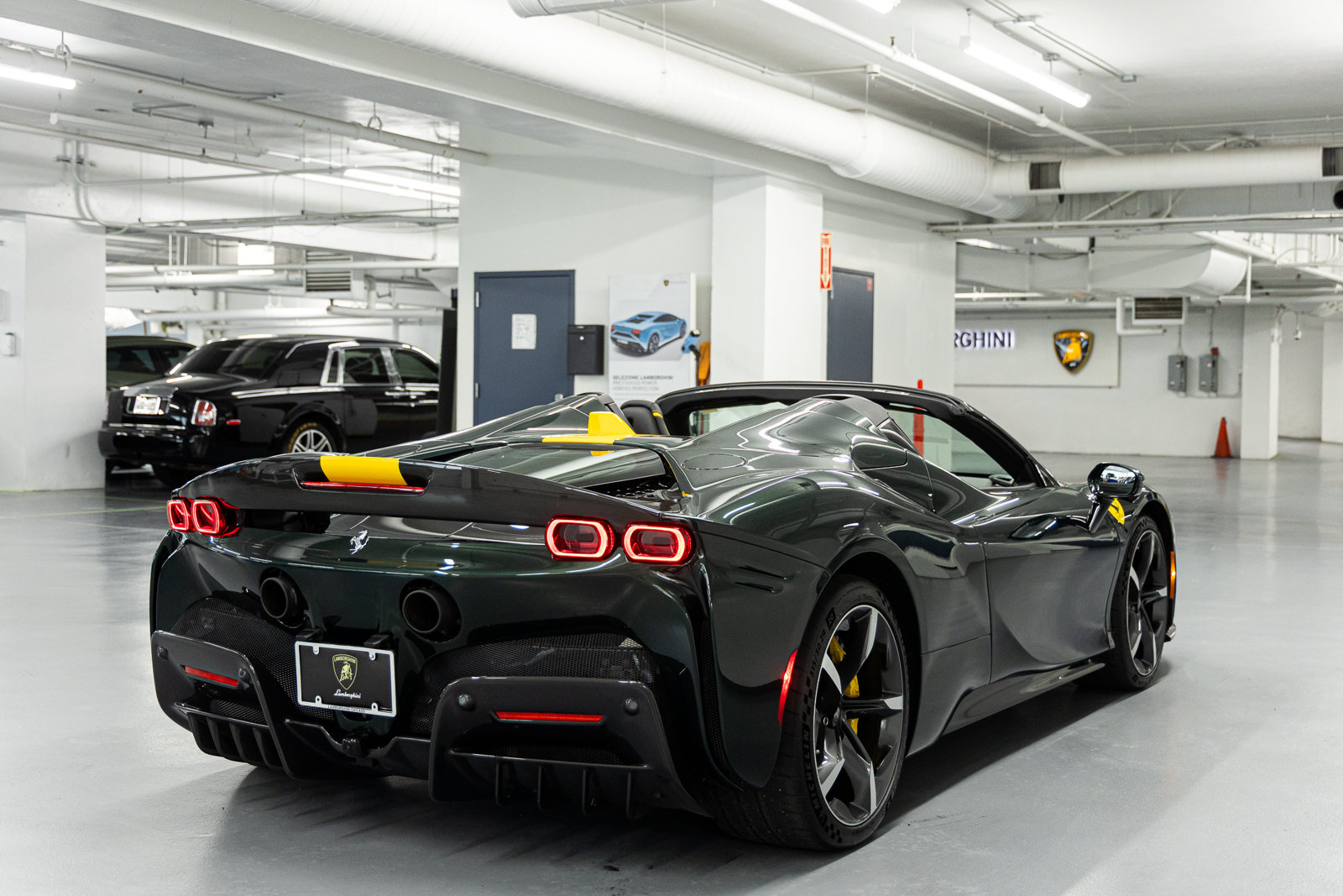 Used 2025 Ferrari SF90 Spider AWD/4WD image 10
