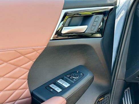 New 2026 Mitsubishi Outlander SEL image 13