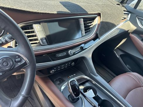 Used 2020 Buick Enclave Avenir w/ Avenir Technology Package FWD image 10