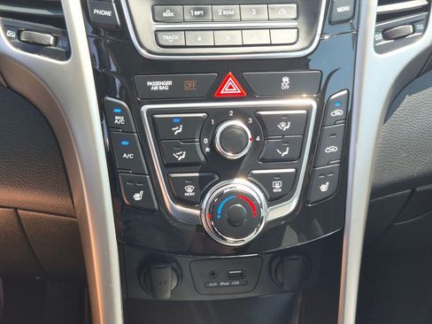 Used 2016 Hyundai Elantra GT FWD image 30