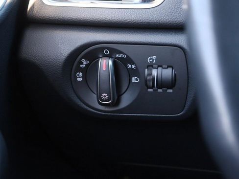 Used 2018 Audi Q3 2.0T Premium w/ Convenience Package image 20