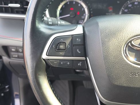 Used 2023 Toyota Highlander XSE FWD image 16