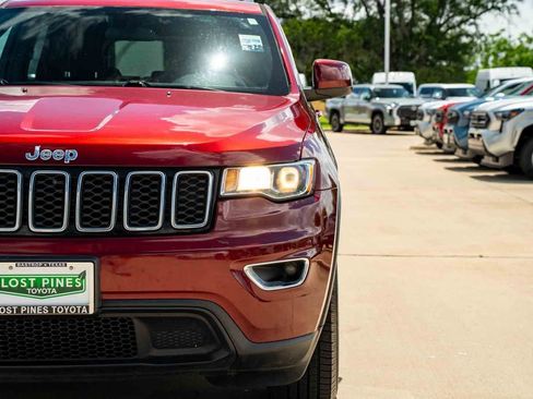 Used 2021 Jeep Grand Cherokee Laredo RWD image 8