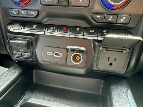 Used 2022 Chevrolet Silverado 2500 LTZ AWD/4WD image 31