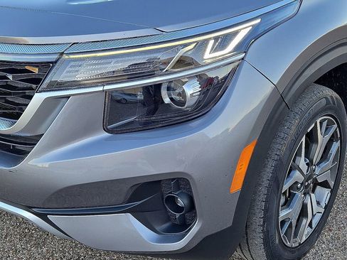 Used 2022 Kia Seltos EX image 10