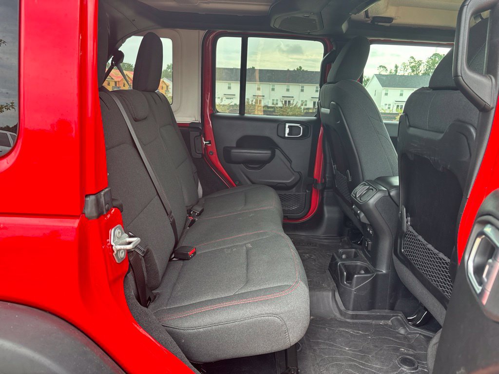 Certified 2025 Jeep Wrangler Unlimited Rubicon w/ Convenience Group AWD/4WD image 35