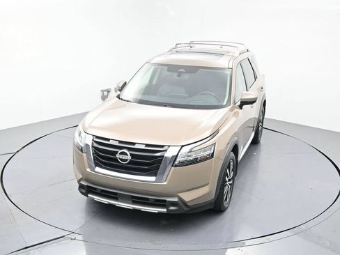 Used 2023 Nissan Pathfinder Platinum AWD/4WD image 19