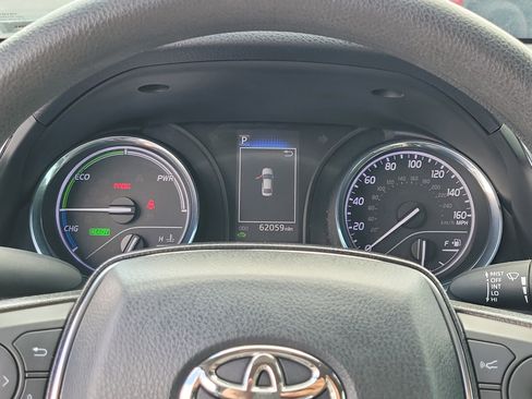 Used 2019 Toyota Camry LE FWD image 25