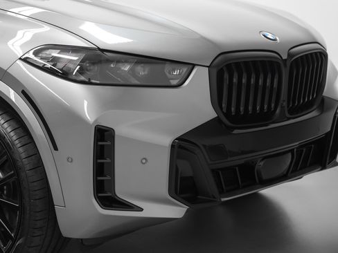 Used 2026 BMW X5 xDrive40i w/ M Sport Package AWD/4WD image 17