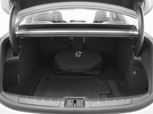 Certified 2023 Porsche Taycan image 19