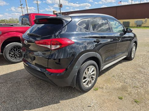 Used 2018 Hyundai Tucson SEL image 2