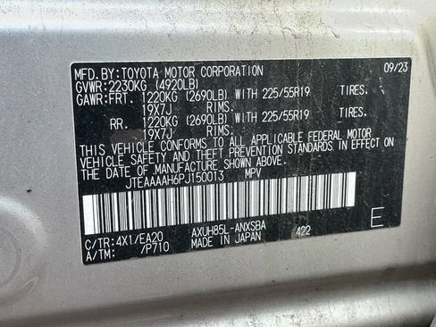 Used 2023 Toyota Venza Limited AWD/4WD image 17
