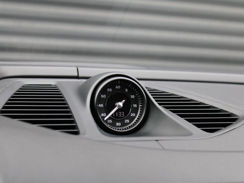 Used 2024 Porsche Macan 4 Electric image 22