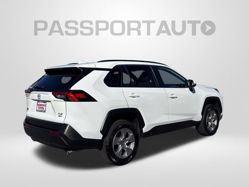 Used 2025 Toyota RAV4 XLE AWD/4WD image 9