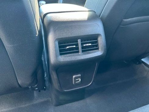 Used 2022 Chevrolet Equinox LT w/ Driver Convenience Package FWD image 35
