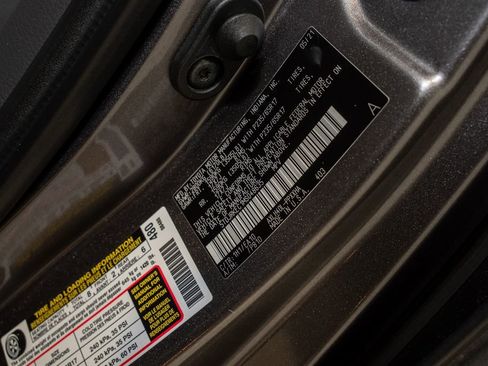 Used 2021 Toyota Sienna XLE w/ XLE Plus Package image 22