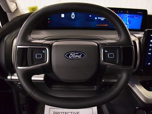 Used 2025 Ford Expedition Max Active AWD/4WD image 17
