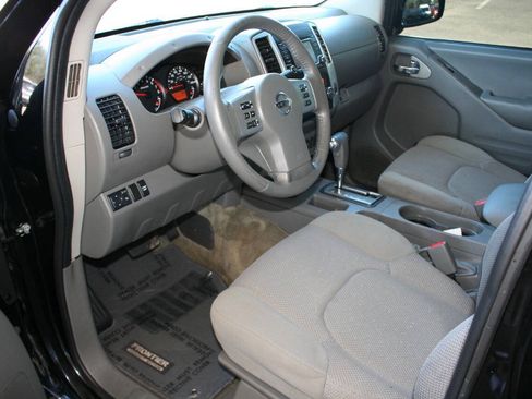 Used 2018 Nissan Frontier SV w/ Value Truck Package RWD image 13