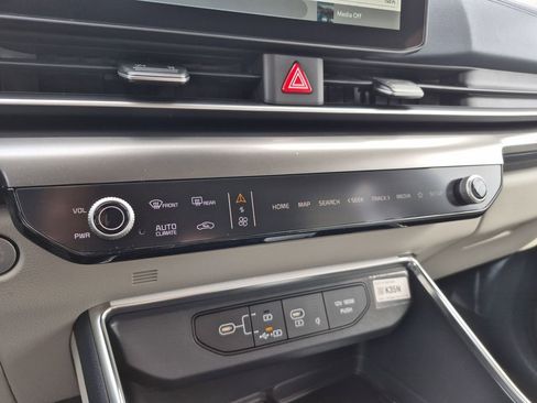 New 2026 Kia Carnival SX FWD image 23