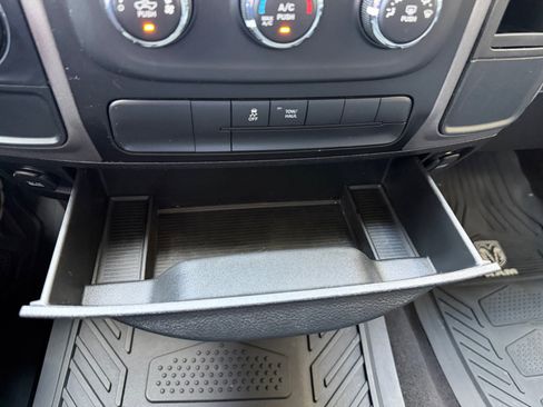 Used 2019 RAM 1500 Express RWD image 23