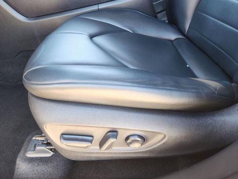 Used 2021 Toyota Highlander XLE image 27