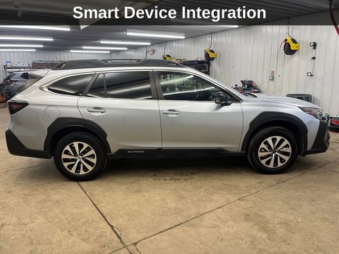 Used 2024 Subaru Outback Premium image 8