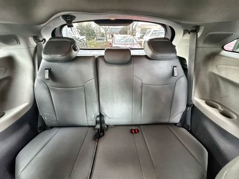 Used 2021 Toyota Sienna Limited image 31