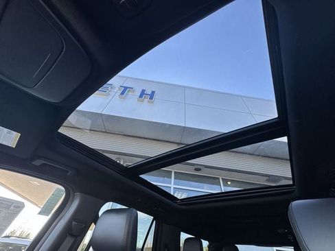 New 2025 Ford Expedition Max Platinum w/ Stealth Appearance Package image 22