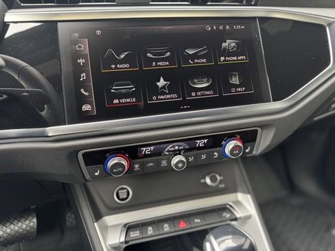New 2025 Audi Q3 2.0T Premium image 13