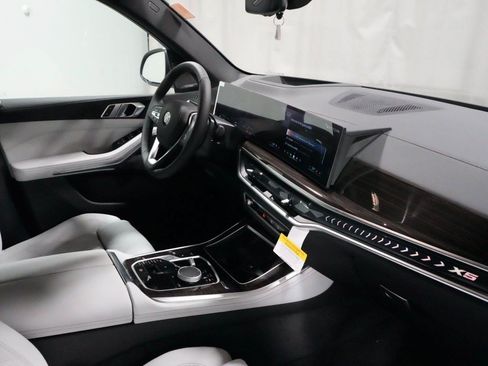 New 2026 BMW X5 xDrive40i w/ Climate Comfort Package AWD/4WD image 6
