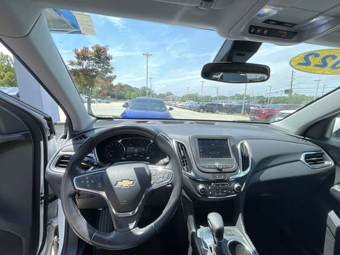 Certified 2022 Chevrolet Equinox LT FWD image 11