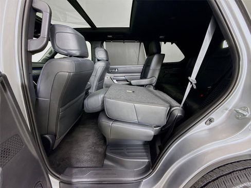 Used 2024 Toyota Sequoia Platinum AWD/4WD image 21