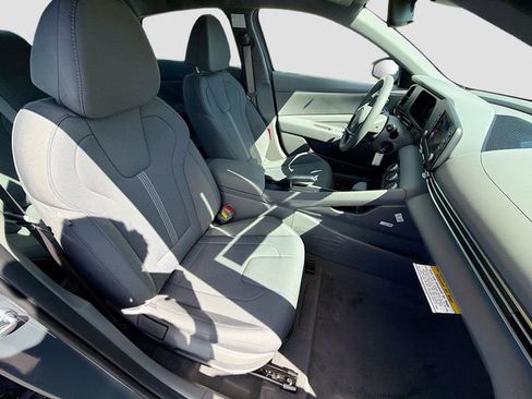 New 2026 Hyundai Elantra SE image 25