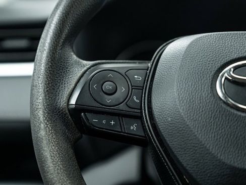 Used 2021 Toyota RAV4 XLE image 19