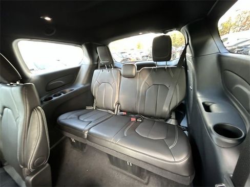New 2026 Chrysler Pacifica Select image 14
