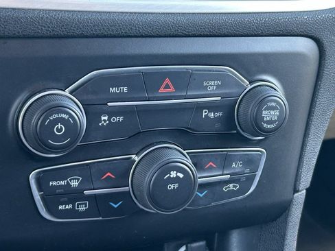 Used 2022 Dodge Charger SXT w/ Driver Convenience Group RWD image 33