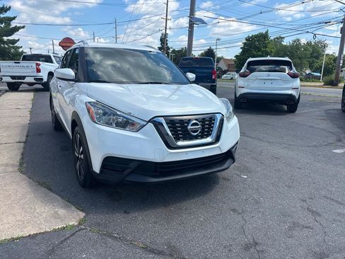 Used 2018 Nissan Kicks SV FWD image 7