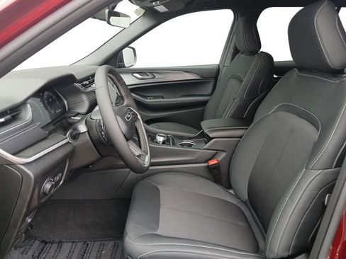 New 2026 Jeep Grand Cherokee Laredo image 19