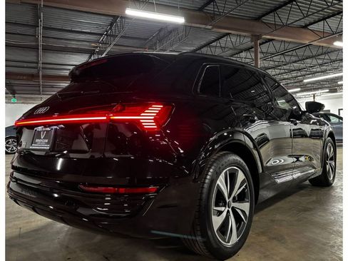 Used 2024 Audi Q8 e-tron Premium image 14