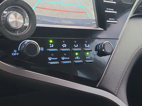 Used 2019 Toyota Camry L image 20