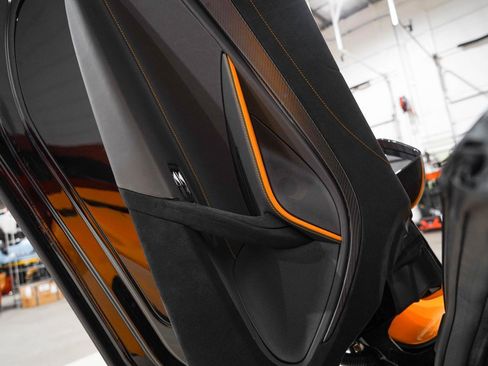 Used 2022 McLaren 720S Performance image 21