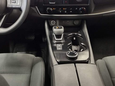 Used 2023 Nissan Rogue S AWD/4WD image 33