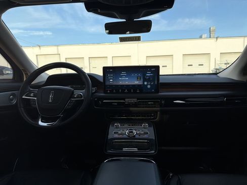 Certified 2023 Lincoln Nautilus Reserve w/ Equipment Group 202A image 18