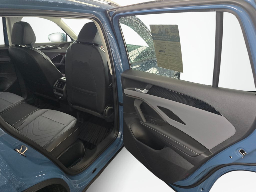 New 2026 Volkswagen Tiguan SE AWD/4WD image 37