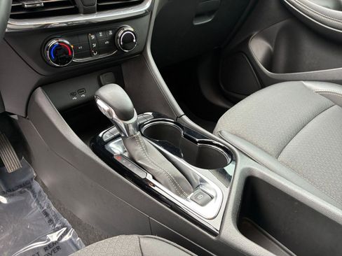 Used 2025 Buick Encore GX Preferred FWD image 40