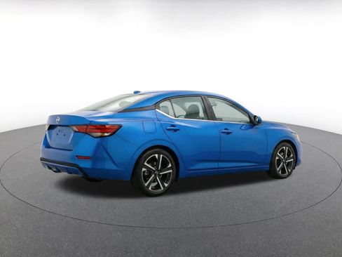 Used 2025 Nissan Sentra SV FWD image 11