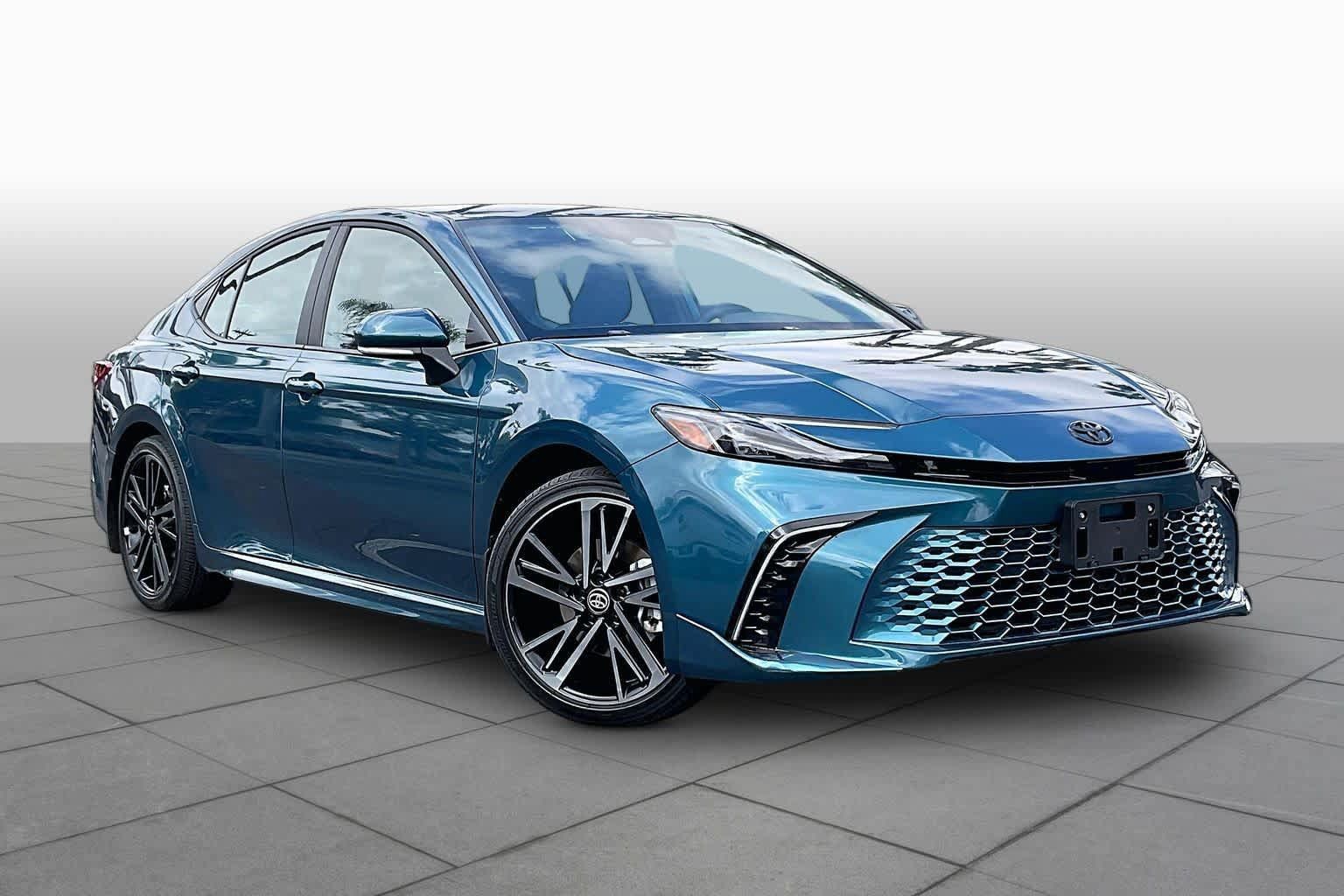 Used 2026 Toyota Camry XSE FWD image 2