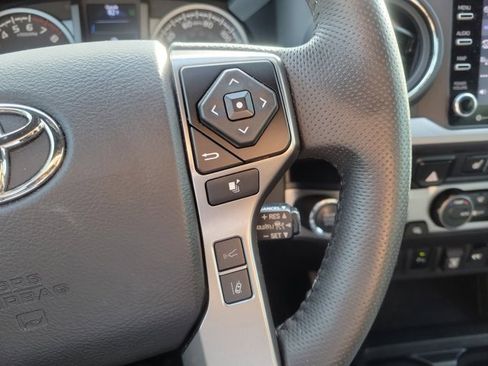 Used 2022 Toyota Tacoma Limited image 17
