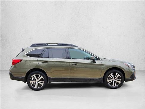 Used 2018 Subaru Outback 2.5i Limited image 4
